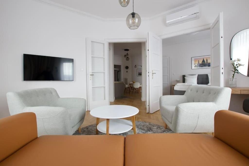 Premium Apartment By Hi - Central 2 Bedroom - Best View Будапеща Екстериор снимка