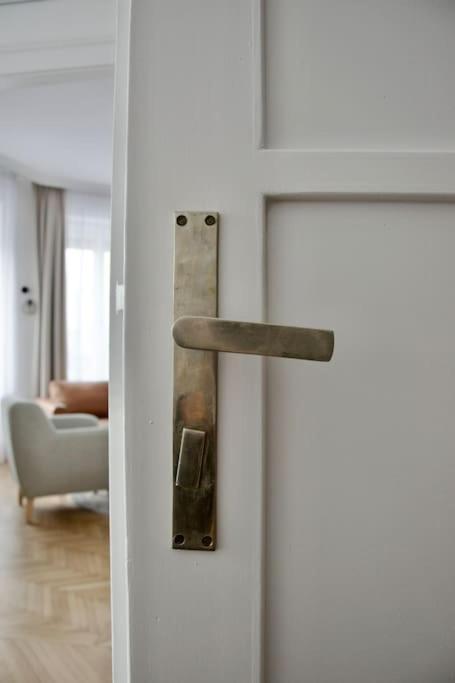 Premium Apartment By Hi - Central 2 Bedroom - Best View Будапеща Екстериор снимка