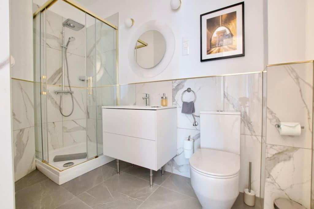 Premium Apartment By Hi - Central 2 Bedroom - Best View Будапеща Екстериор снимка